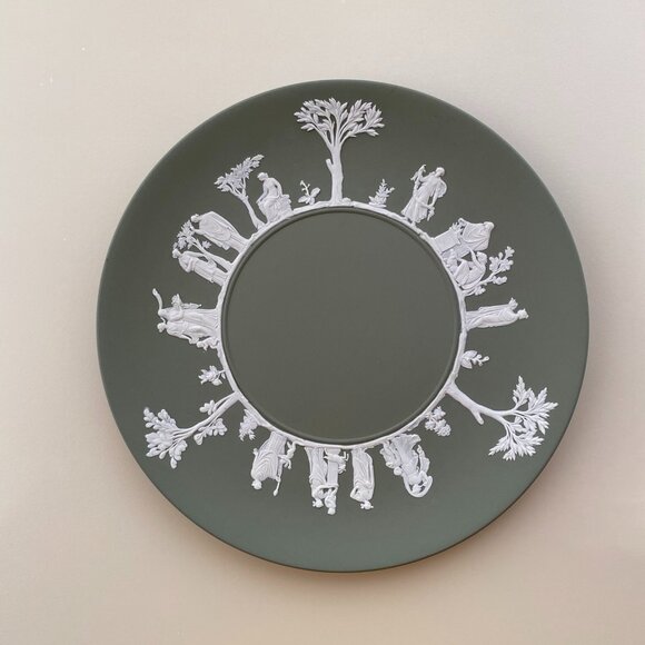 Wedgwood Jasperware Sage Green Large Plate - Picture 2 of 6